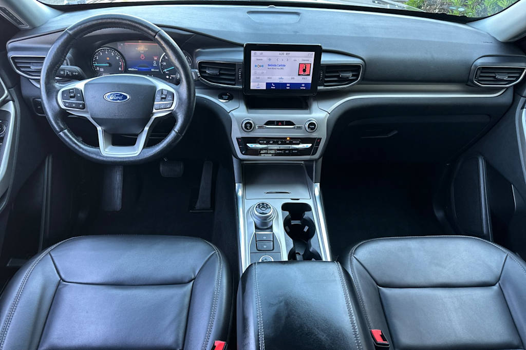 2022 Ford Explorer XLT 2