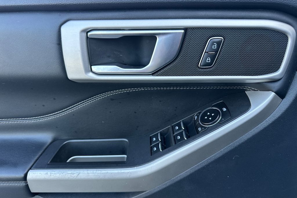 2022 Ford Explorer XLT 22
