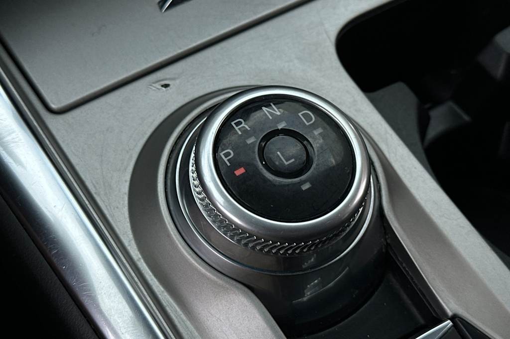 Thumbnail: 2021 Ford Explorer - 26