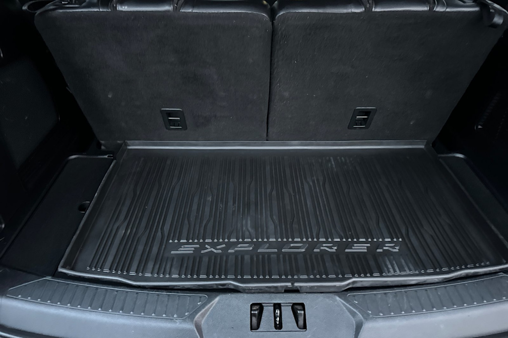 Thumbnail: 2020 Ford Explorer - 16