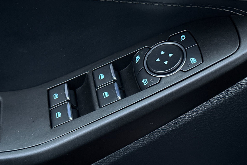 Thumbnail: 2020 Ford Explorer - 22