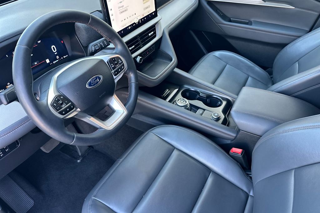 Thumbnail: 2025 Ford Explorer - 9