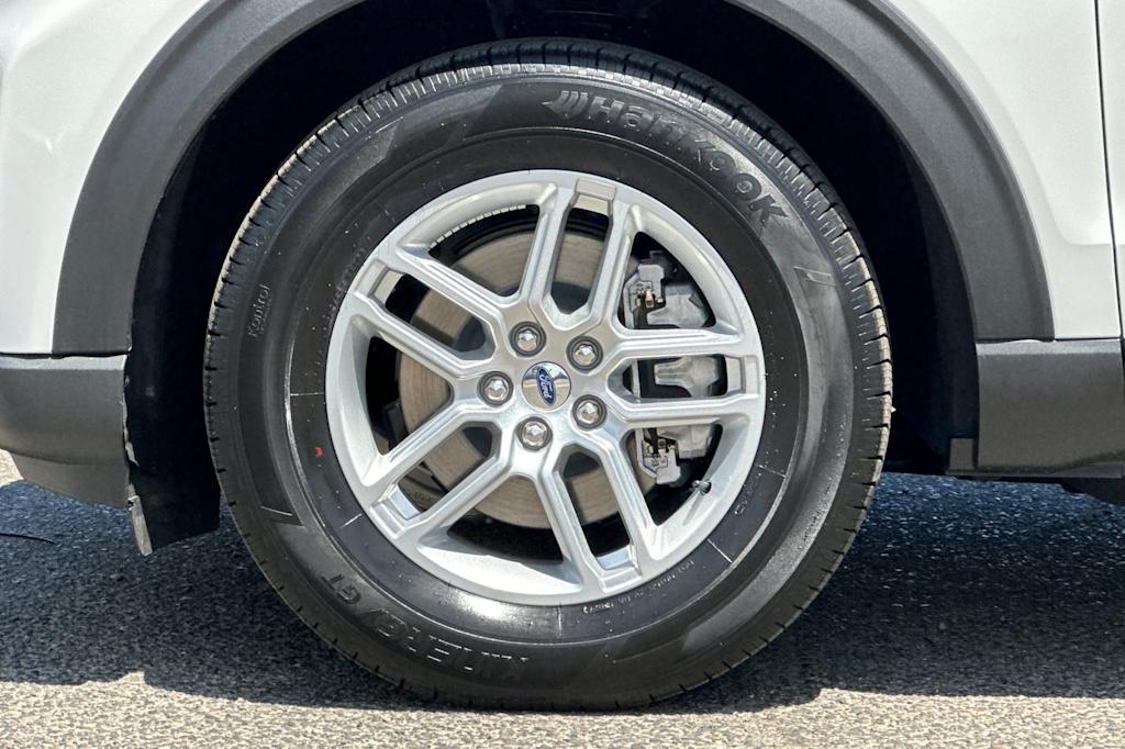 Thumbnail: 2026 Ford Explorer - 8