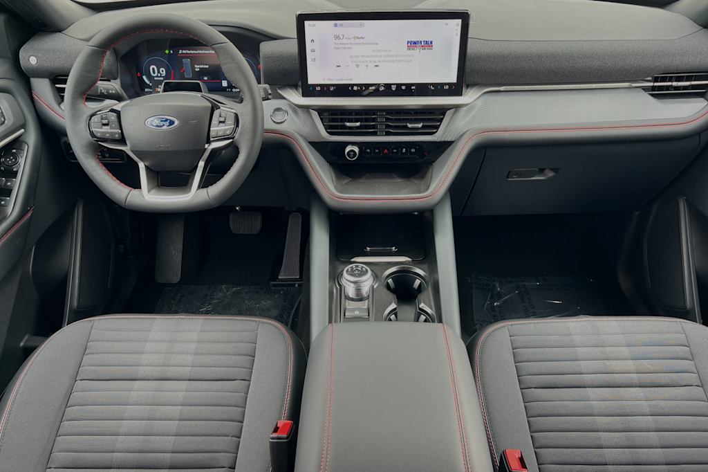 2025 Ford Explorer ST-Line 2