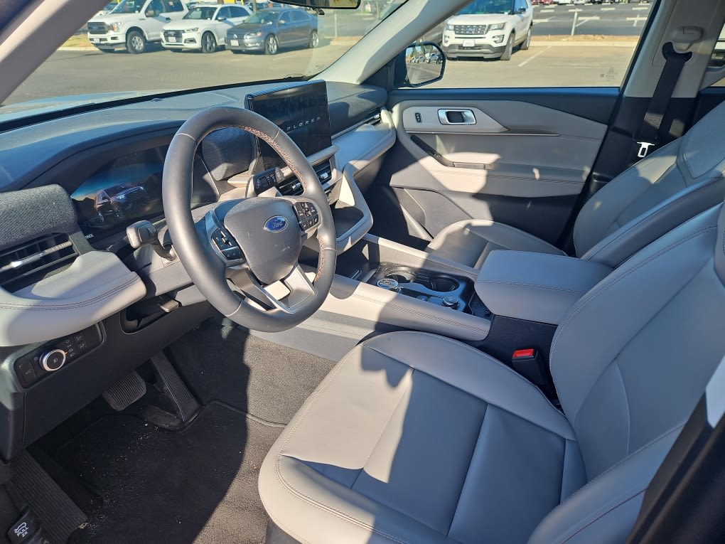 Thumbnail: 2025 Ford Explorer - 21