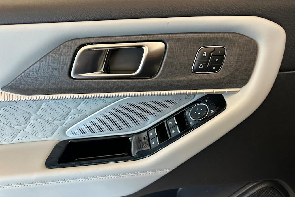 Thumbnail: 2026 Ford Explorer - 21