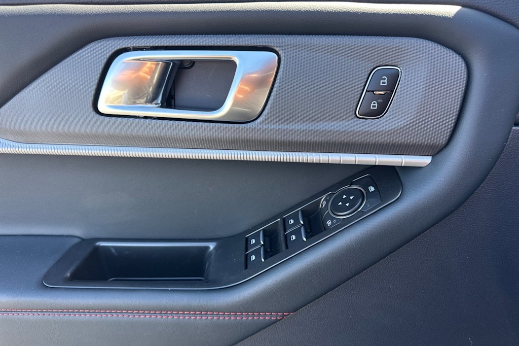 Thumbnail: 2025 Ford Explorer - 22