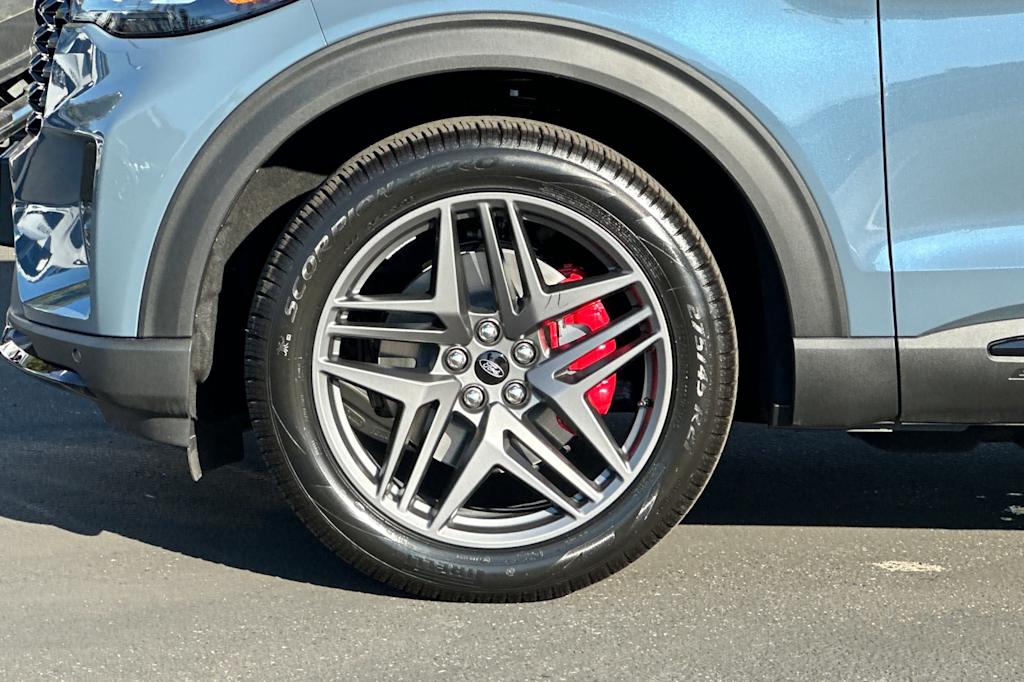 Thumbnail: 2025 Ford Explorer - 8