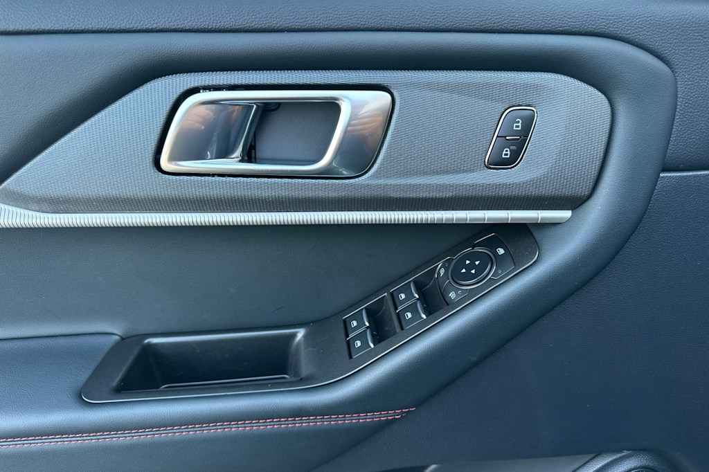 Thumbnail: 2025 Ford Explorer - 22