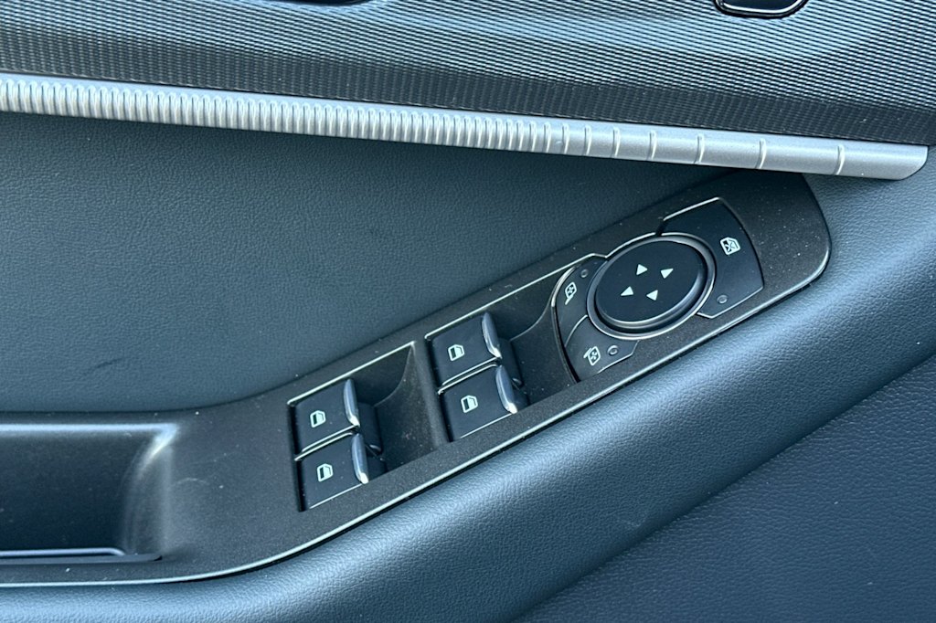 Thumbnail: 2025 Ford Explorer - 23