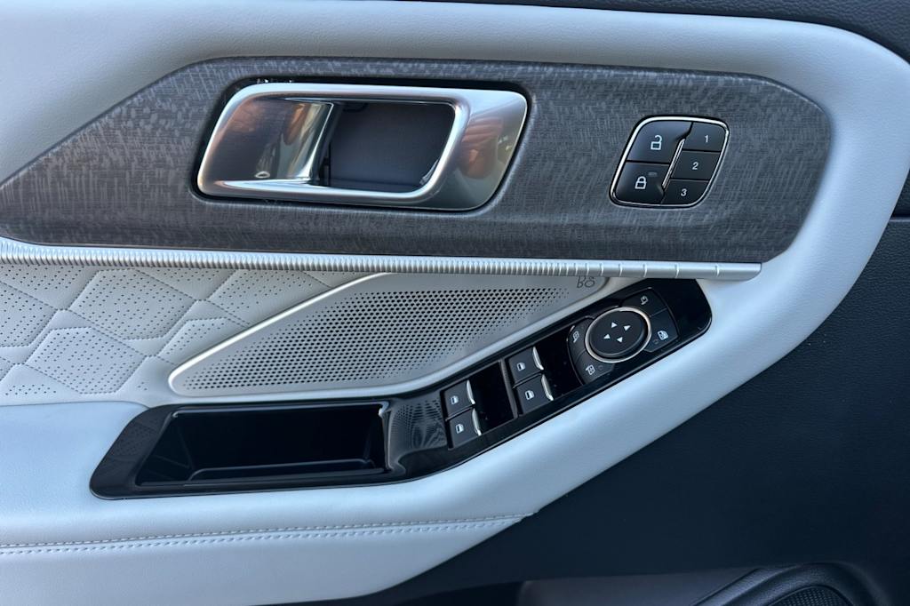 Thumbnail: 2025 Ford Explorer - 21