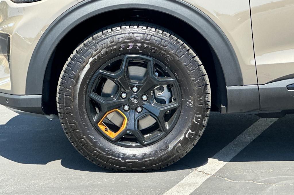 Thumbnail: 2026 Ford Explorer - 8