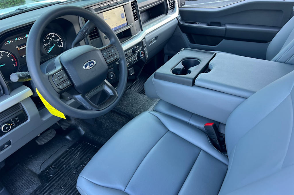 2024 Ford F-250 XL 8
