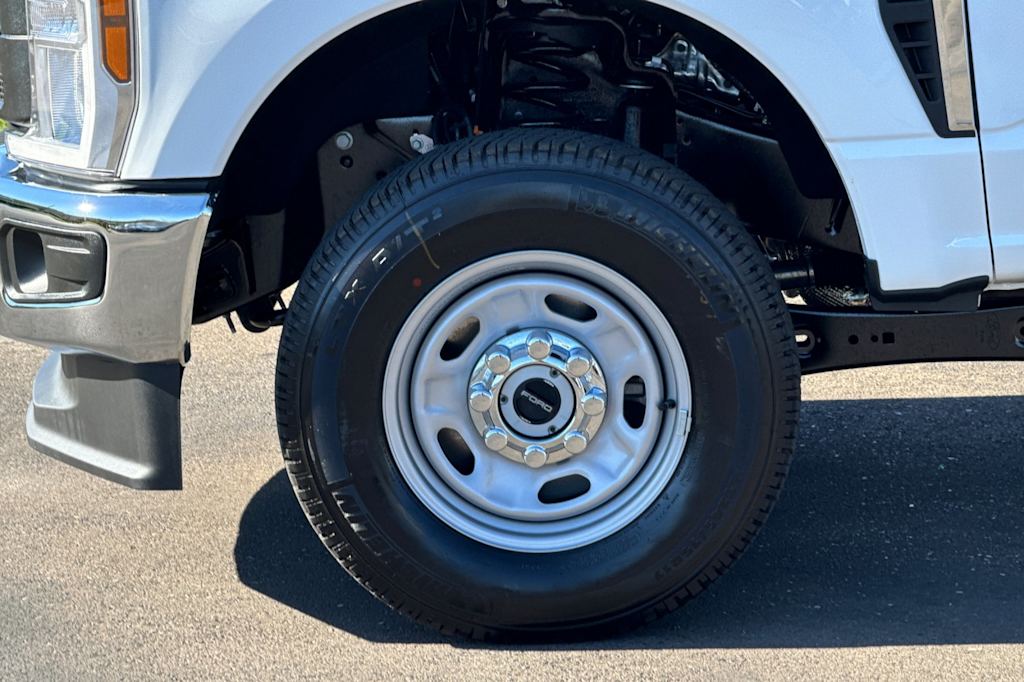 2024 Ford F-250 XL 8