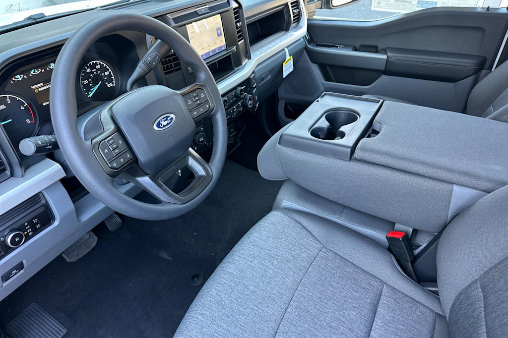 Thumbnail: 2025 Ford F-250 - 9