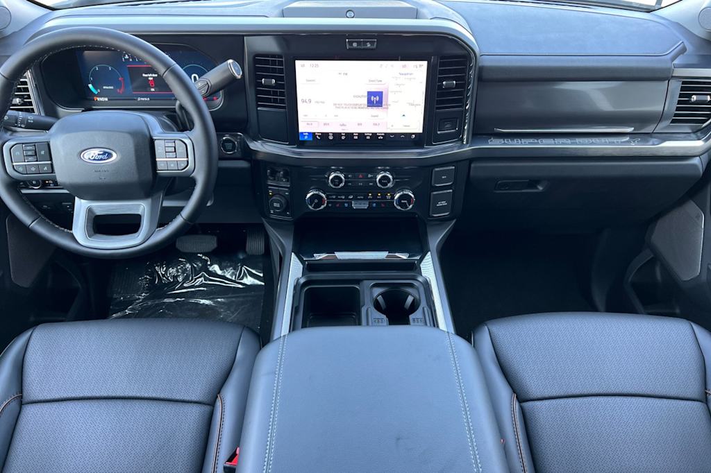 2025 Ford F-250 Lariat 2