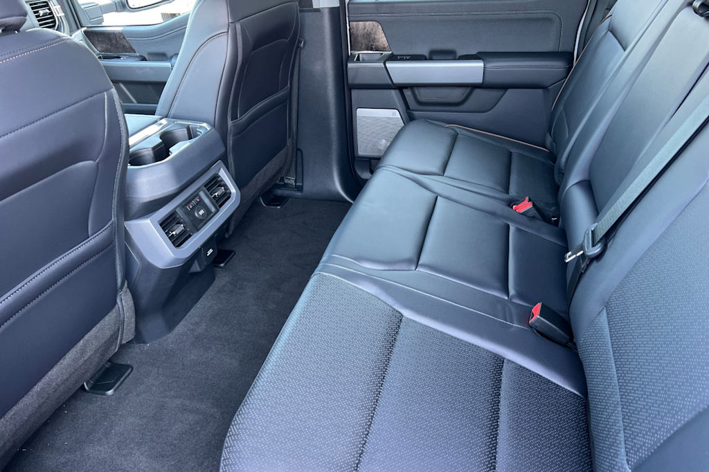 2025 Ford F-250 Lariat 11