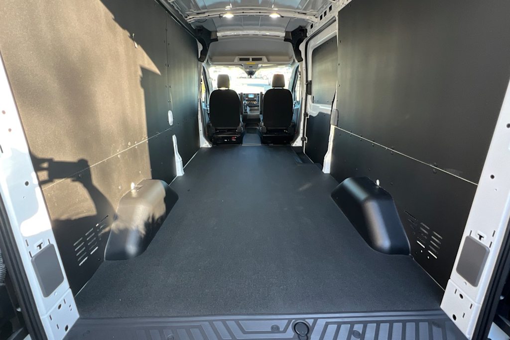 2024 Ford Transit Series 250 23