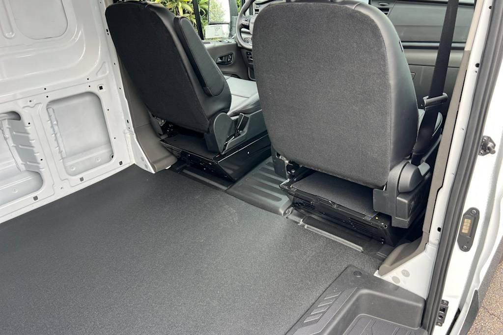 2025 Ford Transit Series 250 10