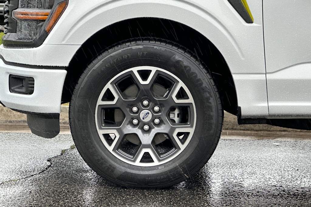 2025 Ford F-150 STX 8