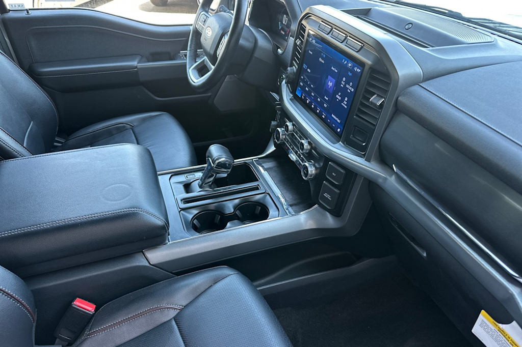 2022 Ford F-150 Lariat 11