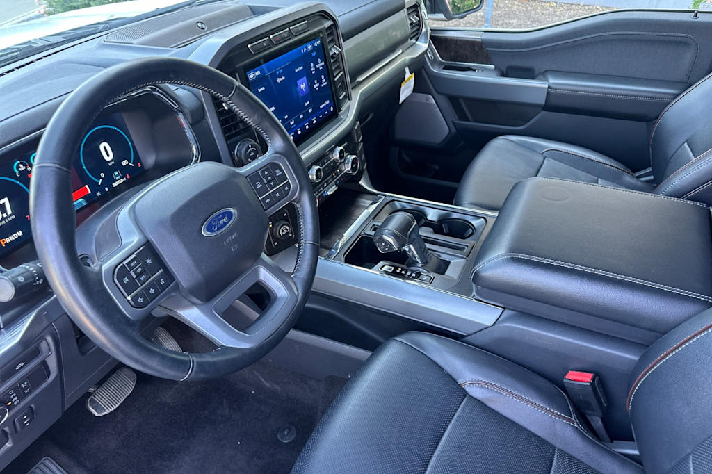 2022 Ford F-150 Lariat 8