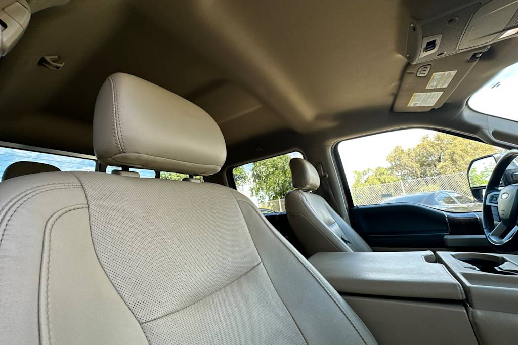 2015 Ford F-150 Lariat 11