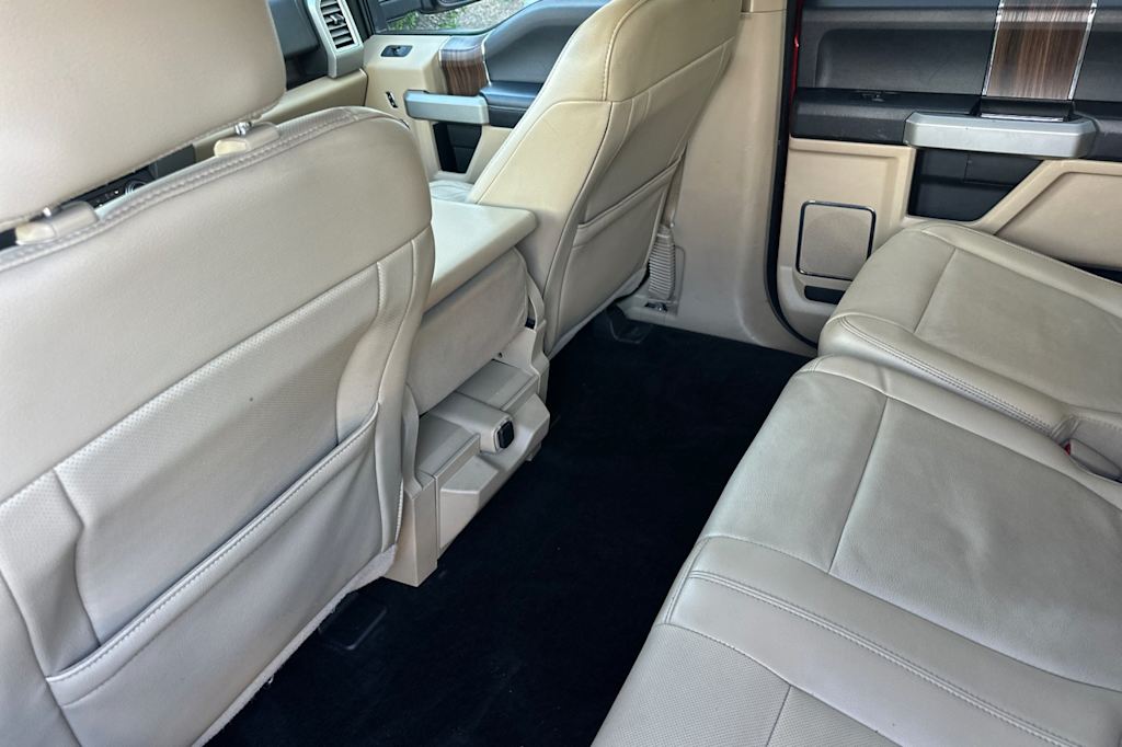 2015 Ford F-150 Lariat 10