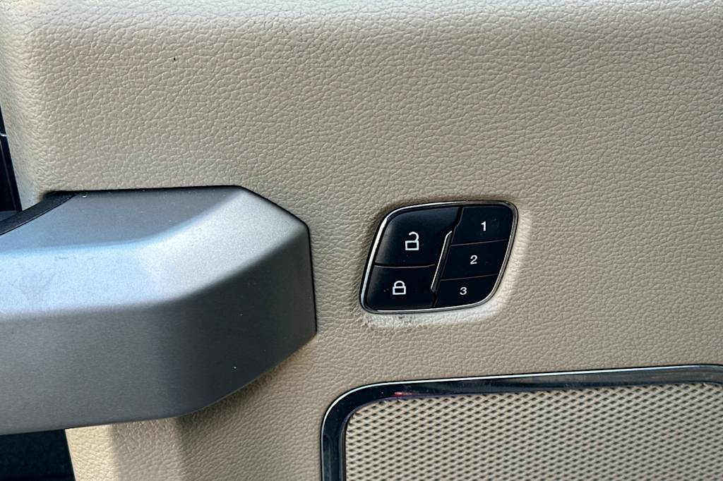 2015 Ford F-150 Lariat 20