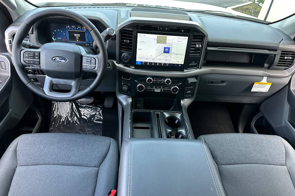 2025 Ford F-150 XLT 2