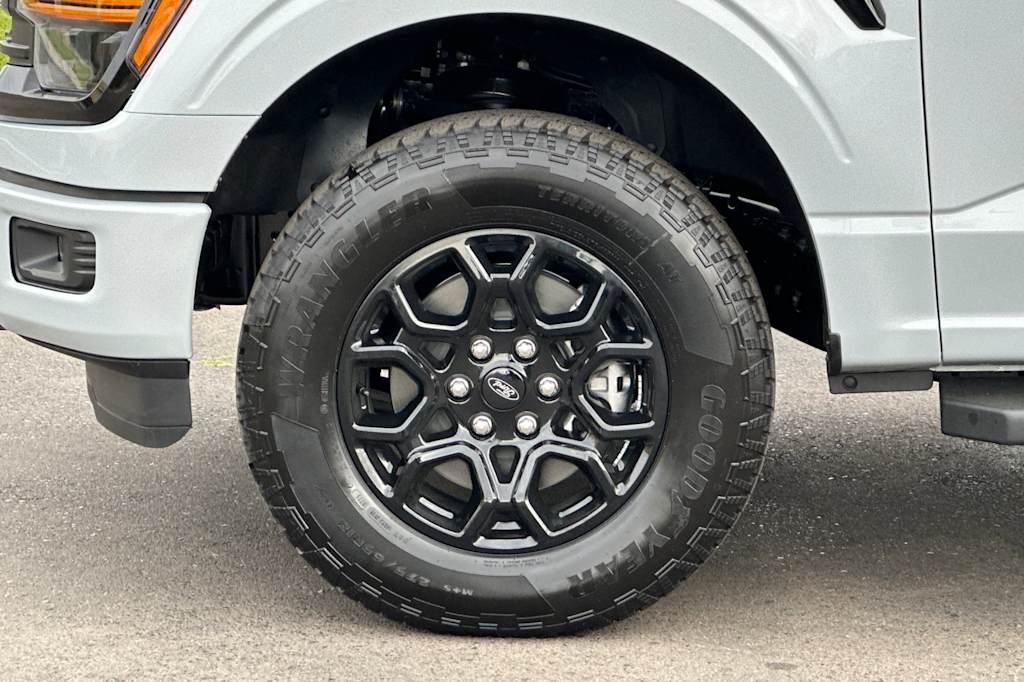 2025 Ford F-150 XLT 8