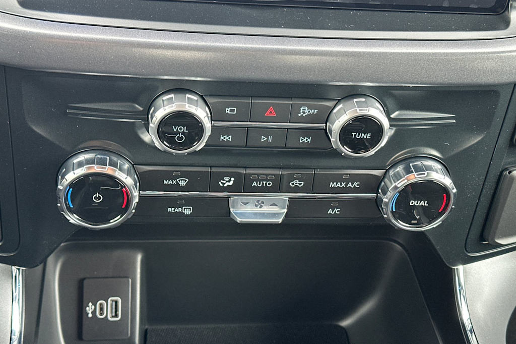 2025 Ford F-150 XLT 24