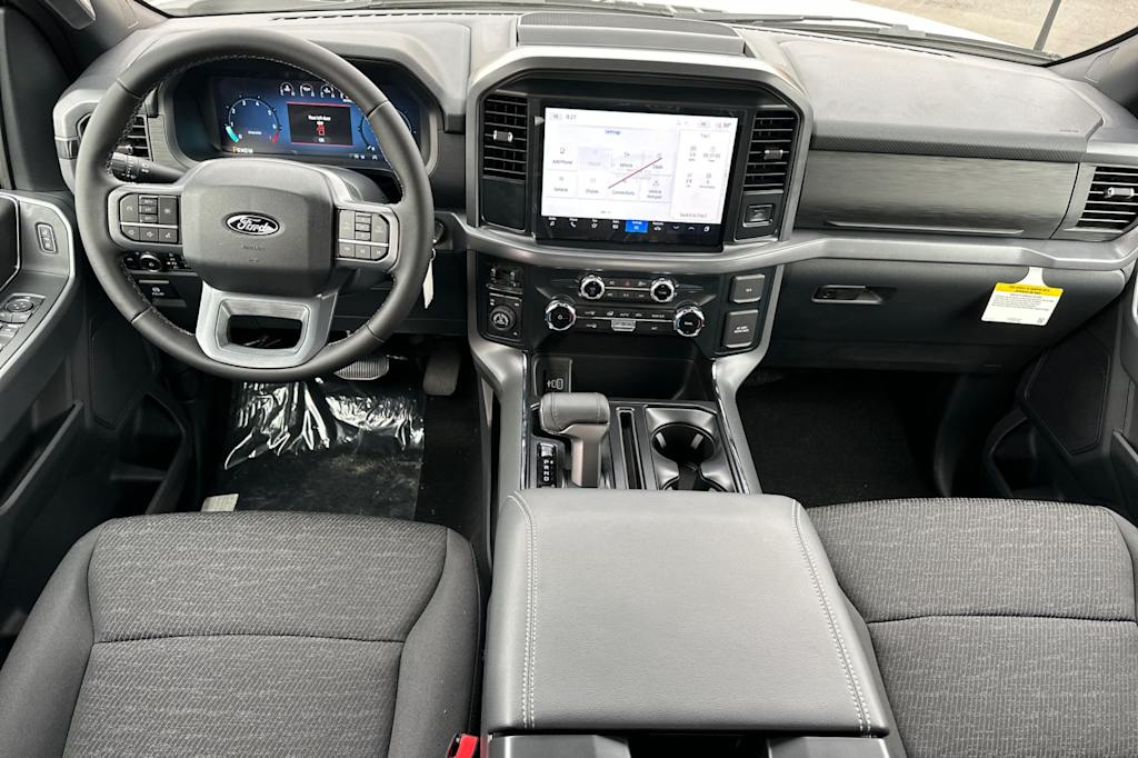 2025 Ford F-150 XLT 2