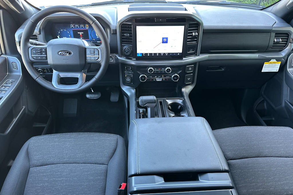2025 Ford F-150 XLT 2