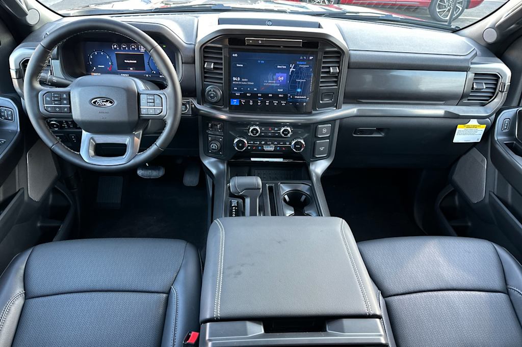 2025 Ford F-150 Lariat 2