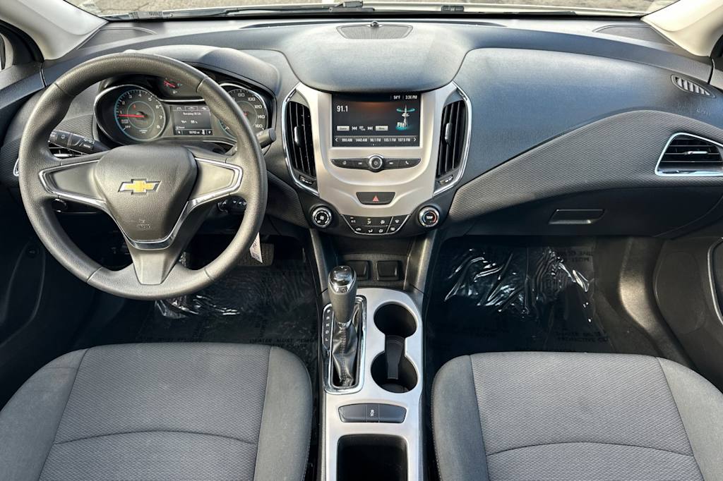 Thumbnail: 2017 Chevrolet Cruze - 2