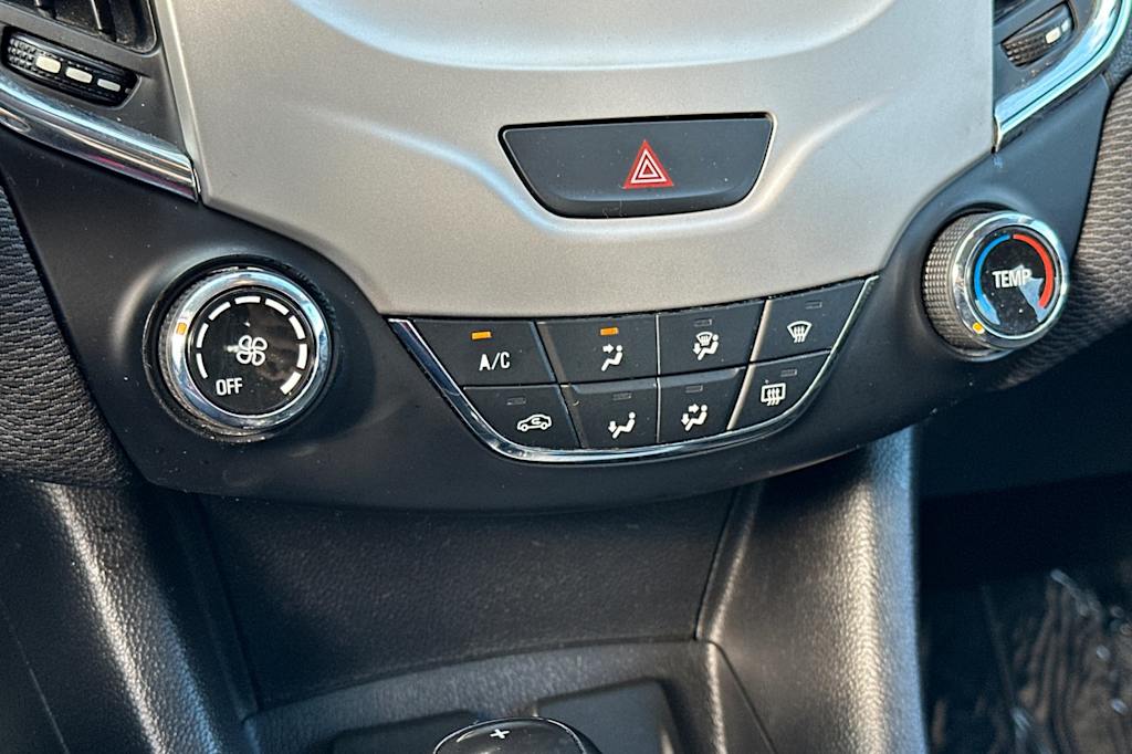 Thumbnail: 2017 Chevrolet Cruze - 24