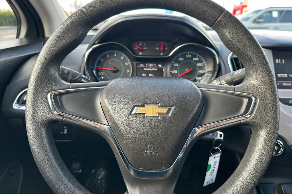 Thumbnail: 2017 Chevrolet Cruze - 25