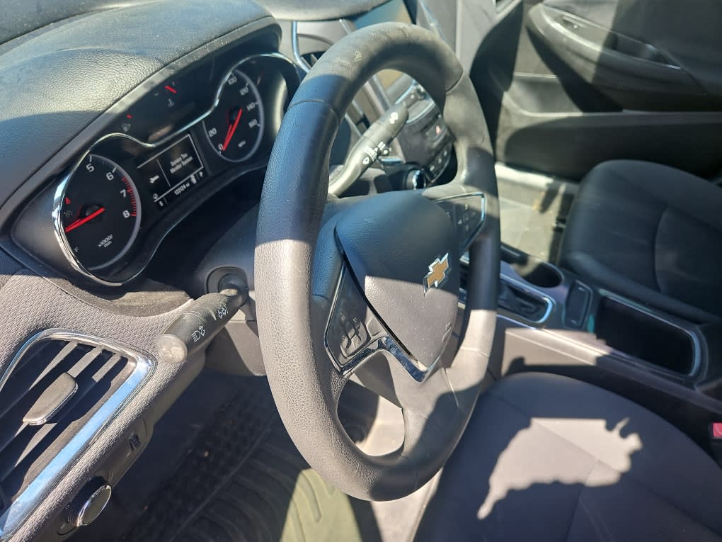 Thumbnail: 2019 Chevrolet Cruze - 2