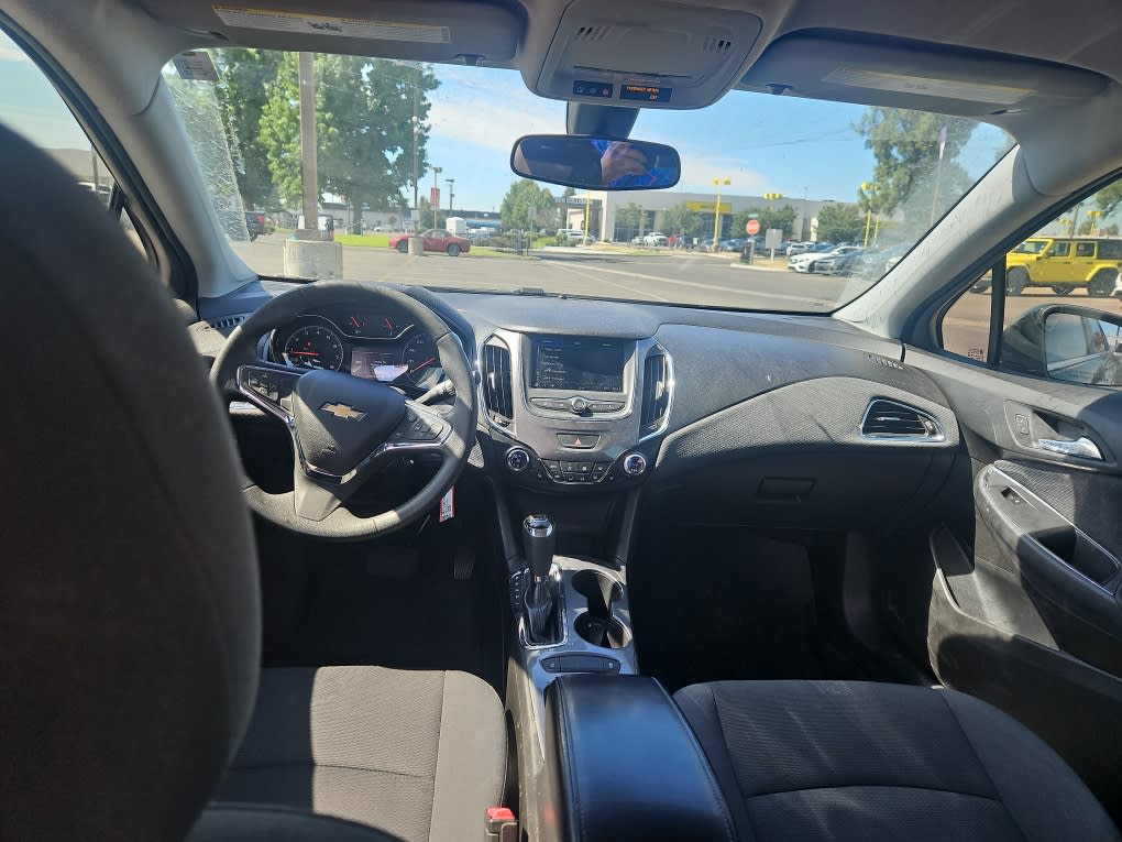 Thumbnail: 2019 Chevrolet Cruze - 8