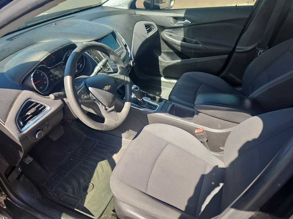Thumbnail: 2019 Chevrolet Cruze - 19
