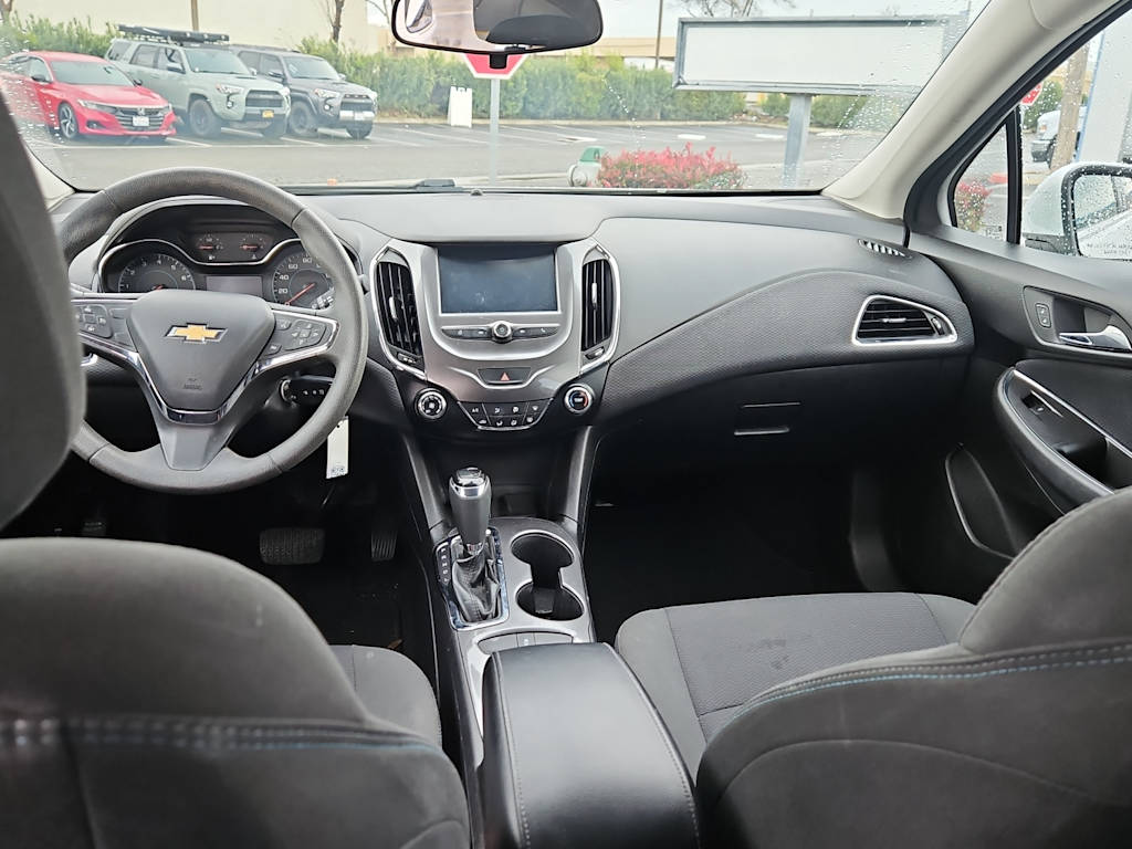 Thumbnail: 2017 Chevrolet Cruze - 8