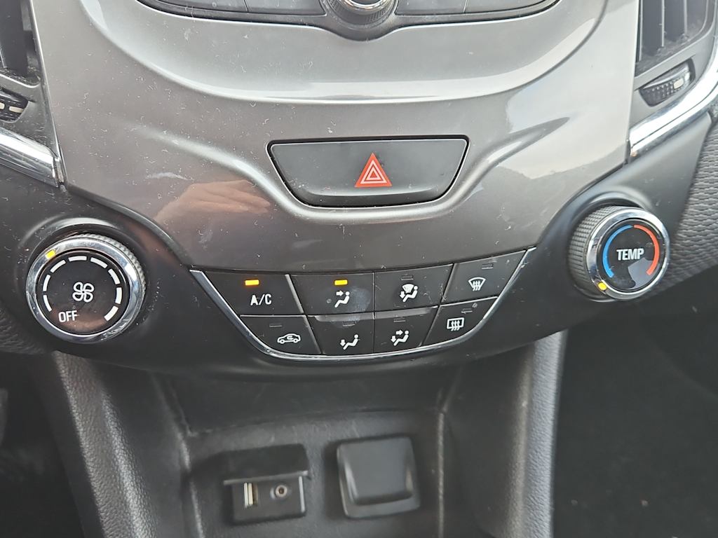 Thumbnail: 2017 Chevrolet Cruze - 21