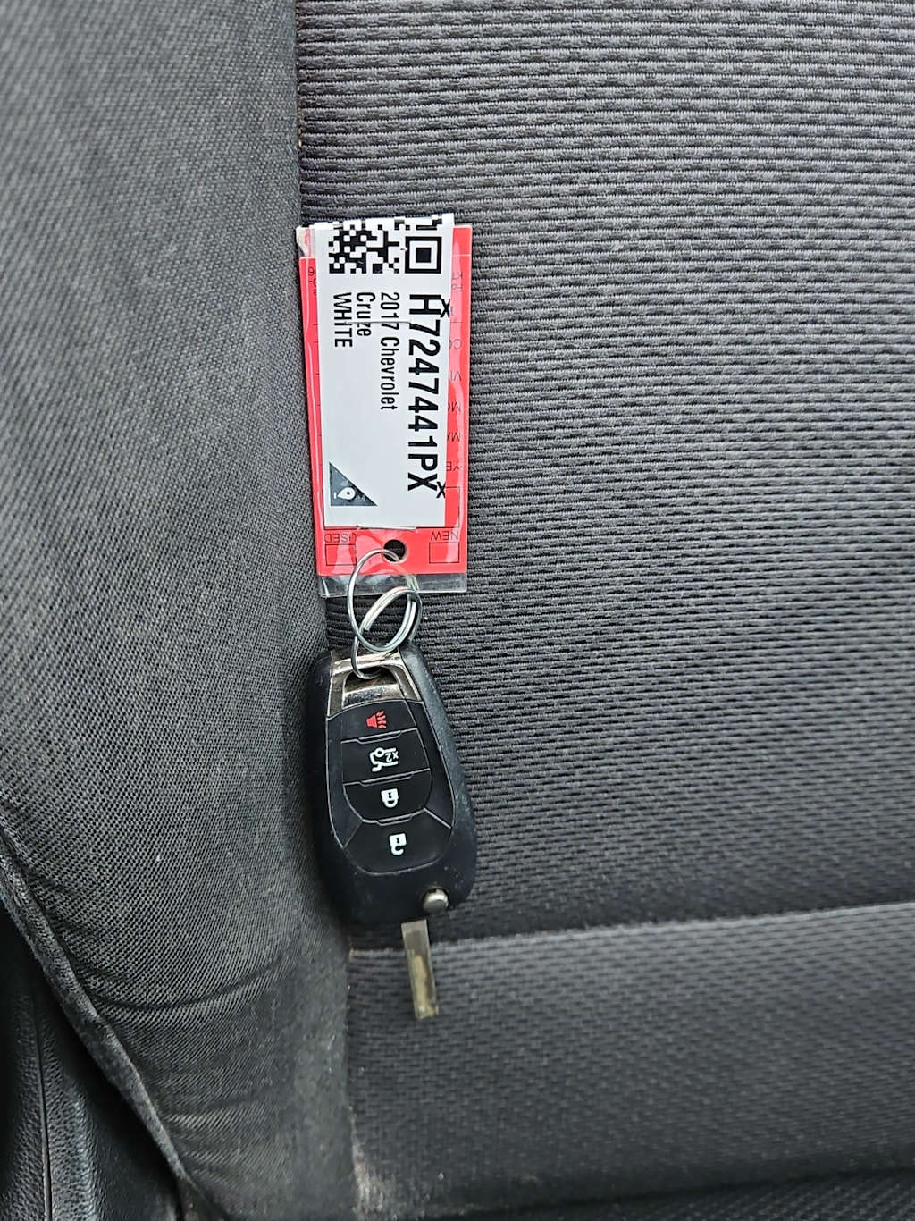 Thumbnail: 2017 Chevrolet Cruze - 18