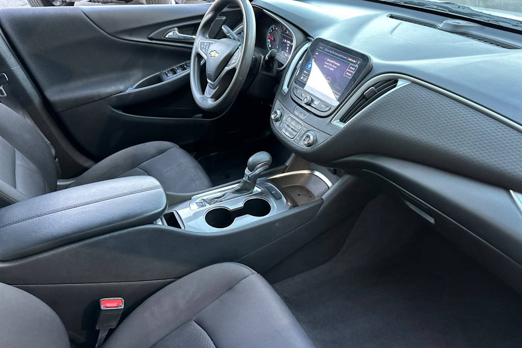 Thumbnail: 2022 Chevrolet Malibu - 11