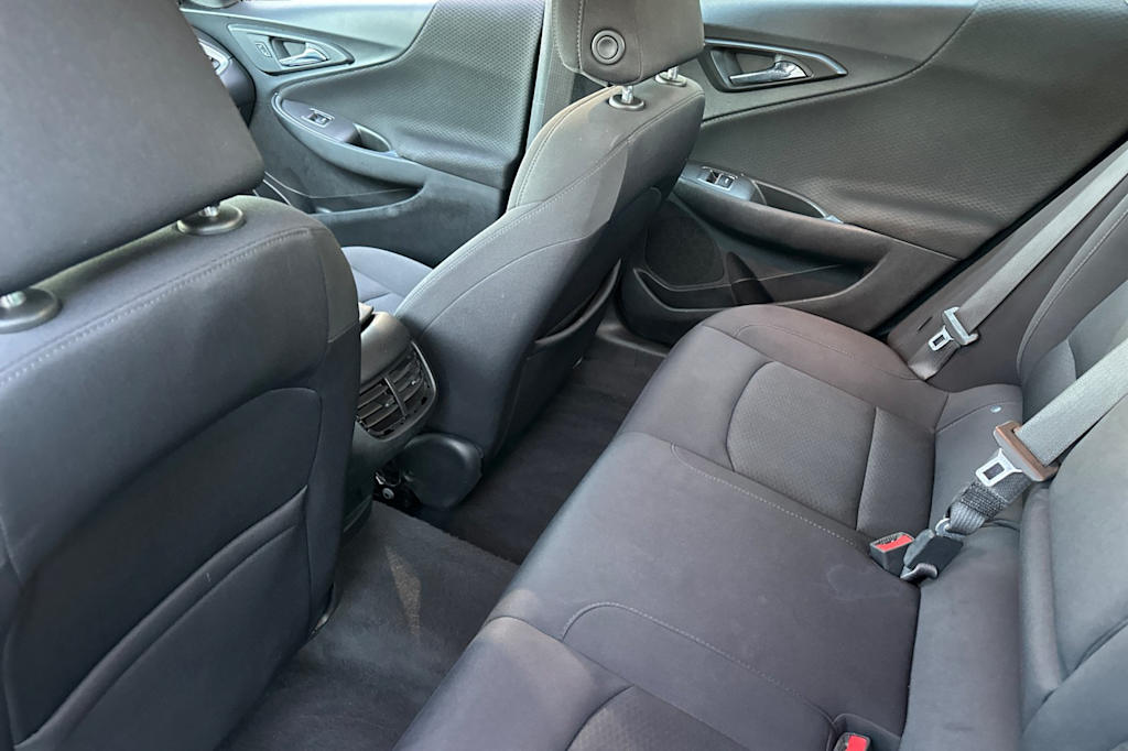 Thumbnail: 2022 Chevrolet Malibu - 9