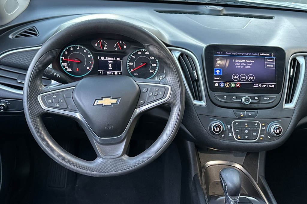 Thumbnail: 2022 Chevrolet Malibu - 10