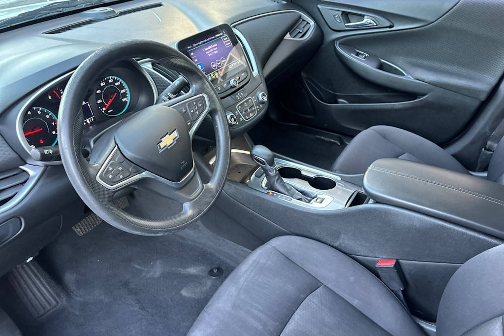 Thumbnail: 2022 Chevrolet Malibu - 8