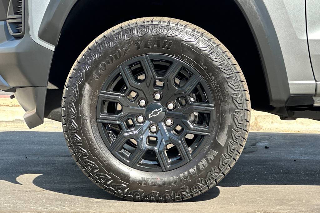 Thumbnail: 2026 Chevrolet Colorado - 8