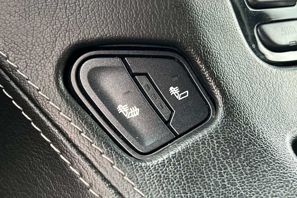 Thumbnail: 2018 Chevrolet Suburban - 32